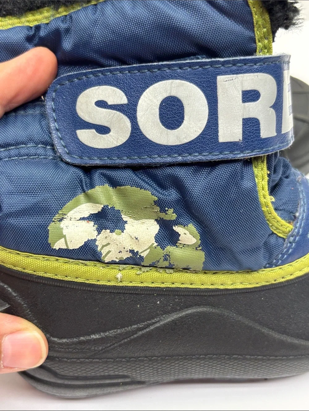 Sorel Kids' Navy Blue and Black Winter Boots, SZ 9 for toddler boy, box 73
